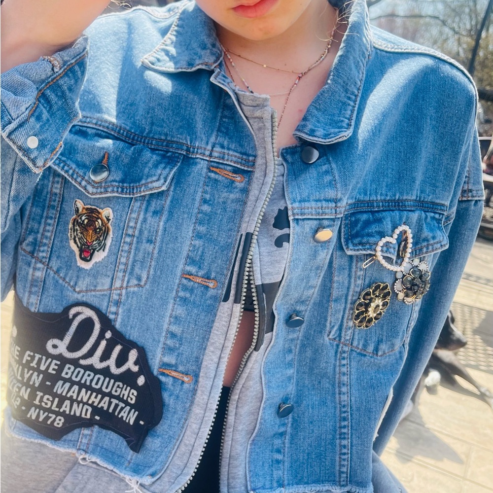 New York Yankees adorned jean jacket w/ vintage flair and attached Puma zip up. - Picture 7 of 16
